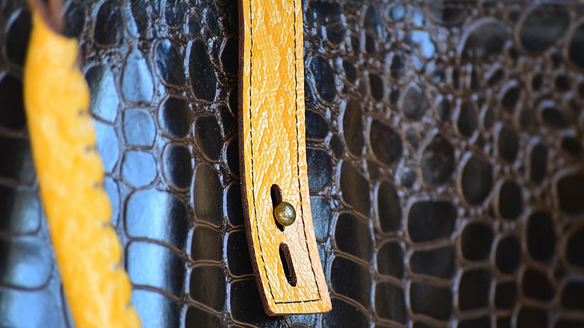 The Hook: Earning the Read After the Headline