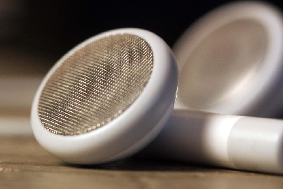 Writing for the Ear: Simple Language for Listeners