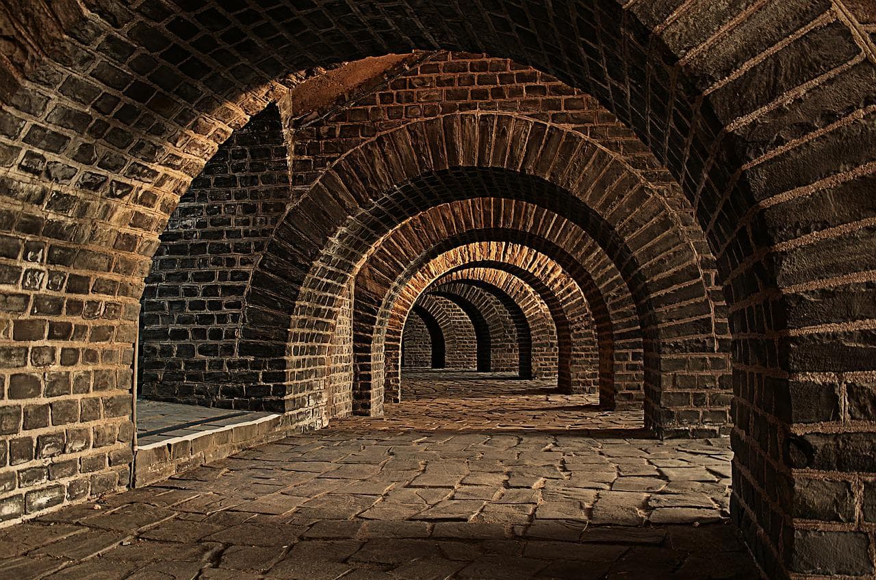 Propose a technical architecture for a centralized Metrics Layer or Metrics Store